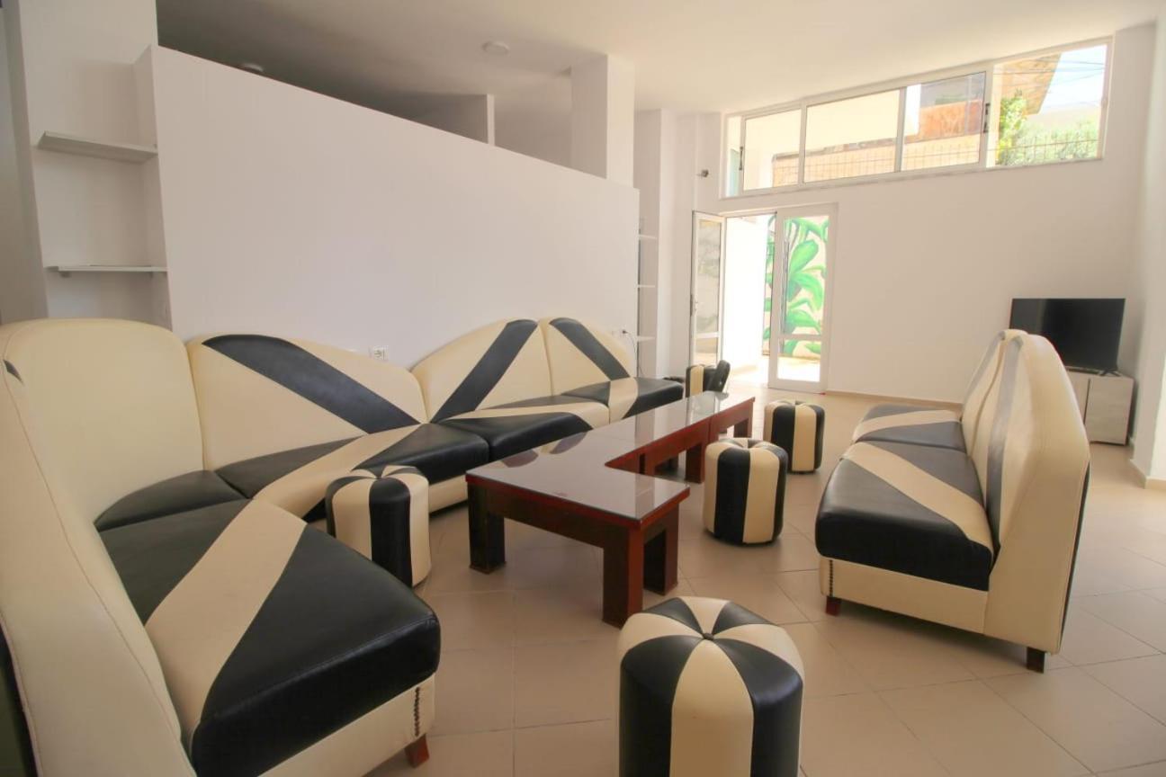 Hostel K13 Σαράντα Εξωτερικό φωτογραφία